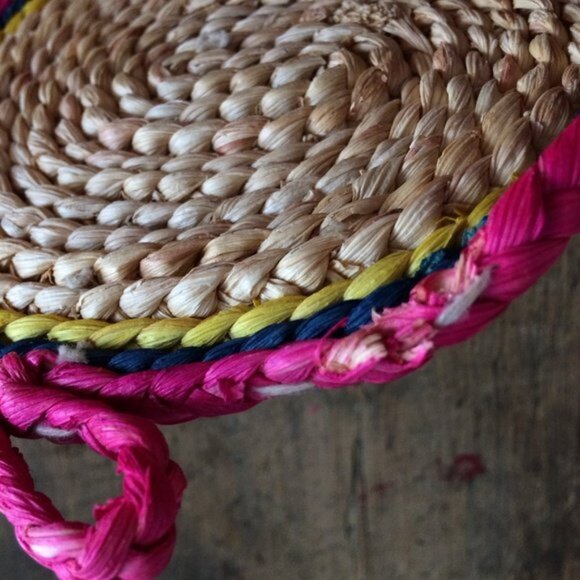 6 Vtg Woven Straw Trivets Grapes Fish Circle Round Tropical DAMAGED Under Plate - Picture 10 of 10